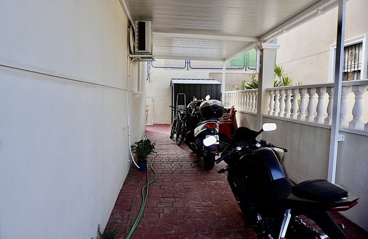 Resale - Villa - Orihuela Costa - Villamartin area