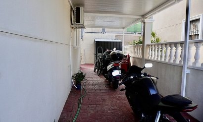 Resale - Villa - Orihuela Costa - Villamartin area