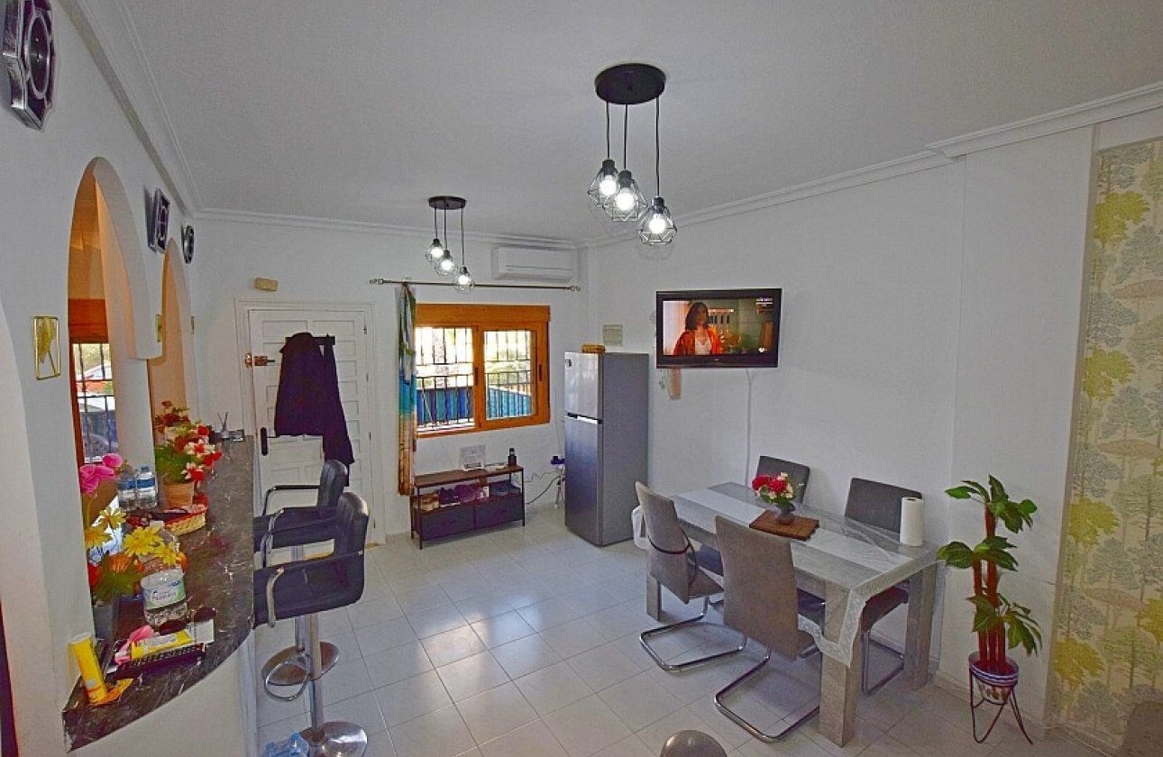 Resale - Townhouse - La Mata