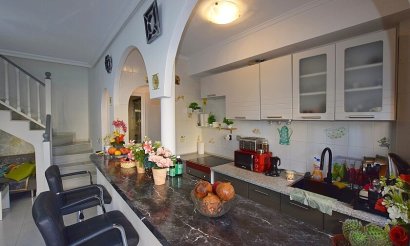 Resale - Townhouse - La Mata