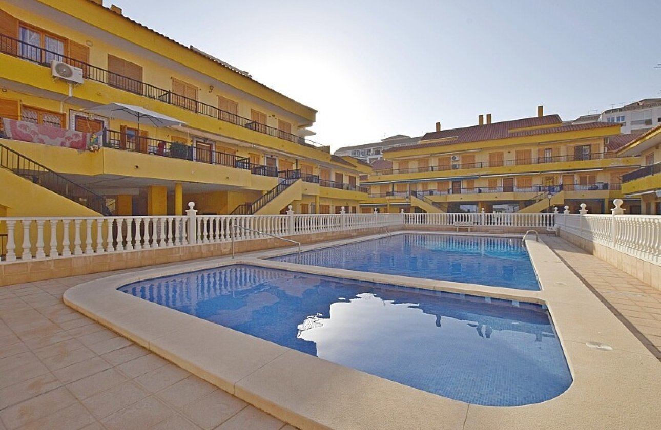 Resale - Townhouse - La Mata