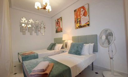 Resale - Apartment / flat - Torrevieja - Playa de los Locos