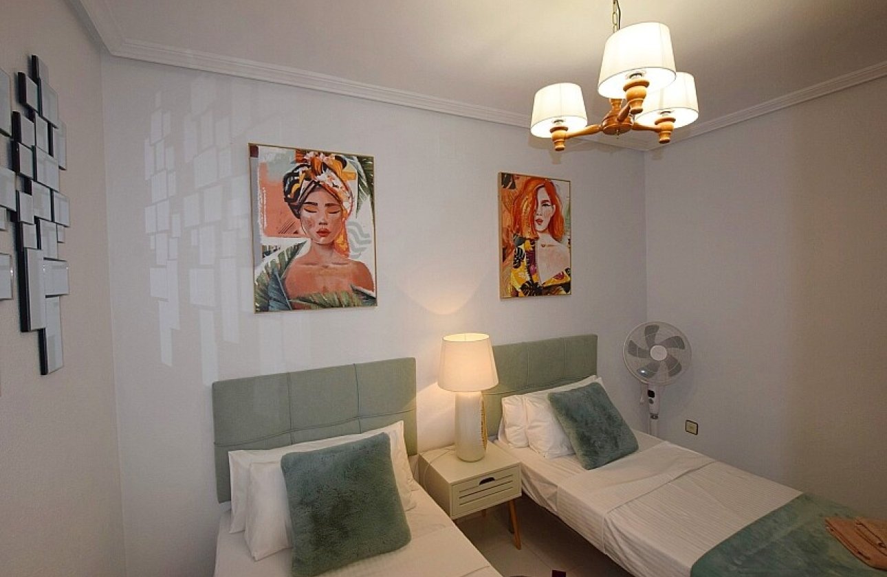 Resale - Apartment / flat - Torrevieja - Playa de los Locos