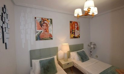 Resale - Apartment / flat - Torrevieja - Playa de los Locos