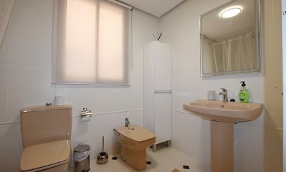 Resale - Apartment / flat - Torrevieja - Playa de los Locos