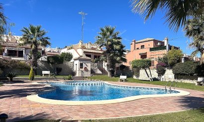 Resale - Villa - San Miguel de Salinas