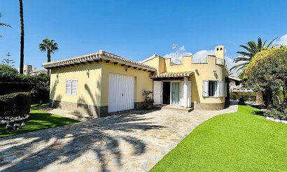 Resale - Villa - Orihuela Costa - Cabo Roig
