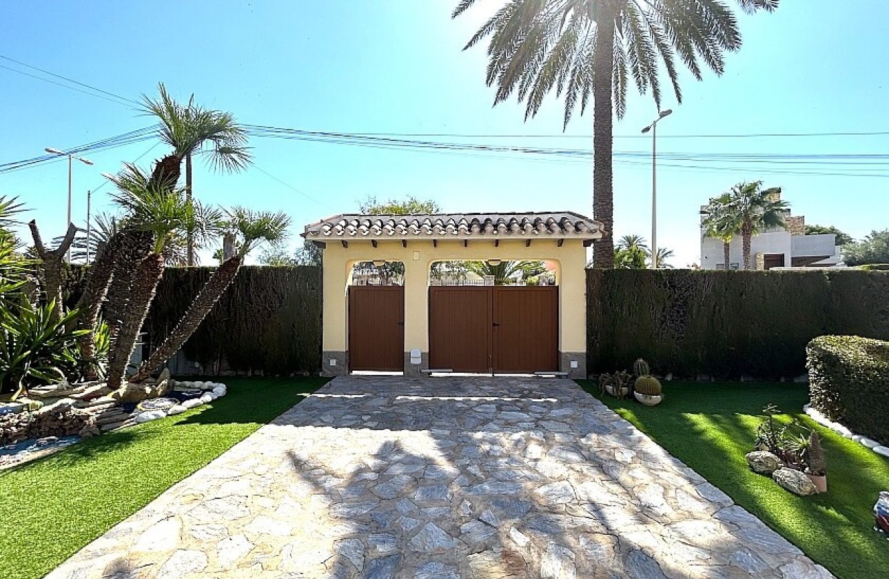 Resale - Villa - Orihuela Costa - Cabo Roig