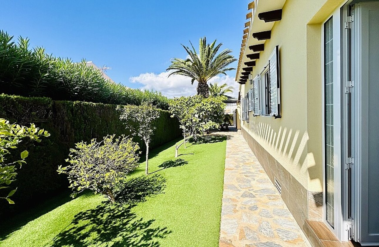Resale - Villa - Orihuela Costa - Cabo Roig