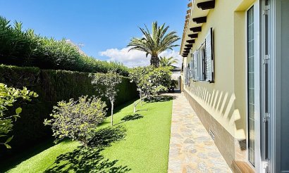 Resale - Villa - Orihuela Costa - Cabo Roig