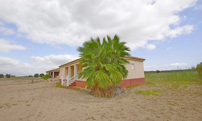 Resale - Villa - Dolores
