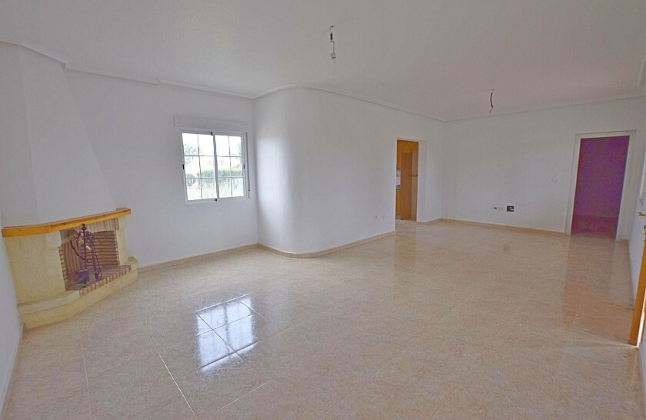 Resale - Villa - Dolores