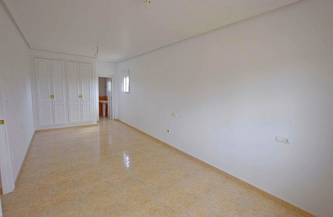 Resale - Villa - Dolores