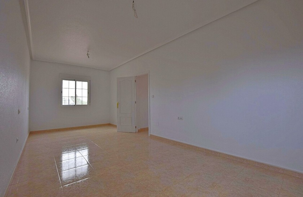 Resale - Villa - Dolores