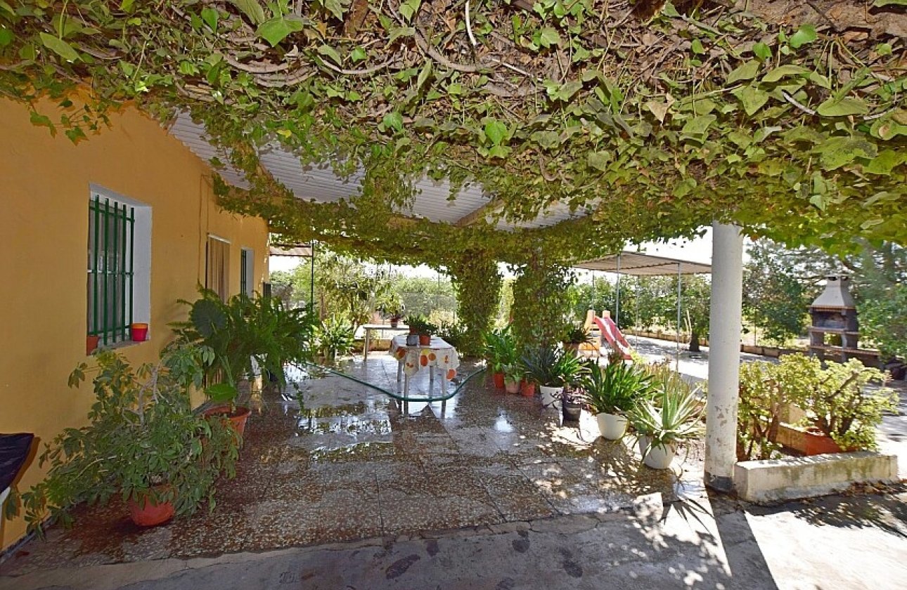 Resale - Villa - Albatera