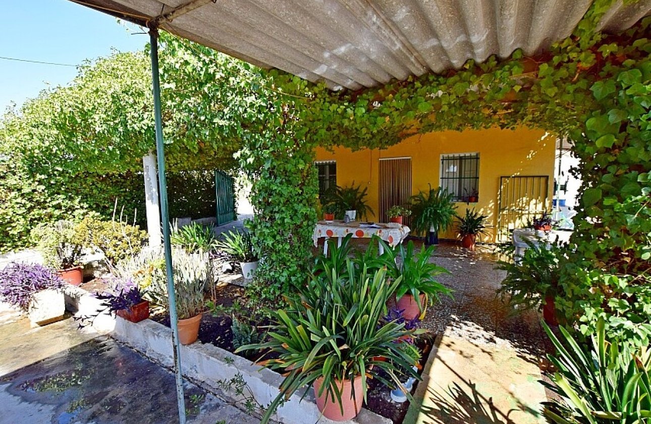 Resale - Villa - Albatera