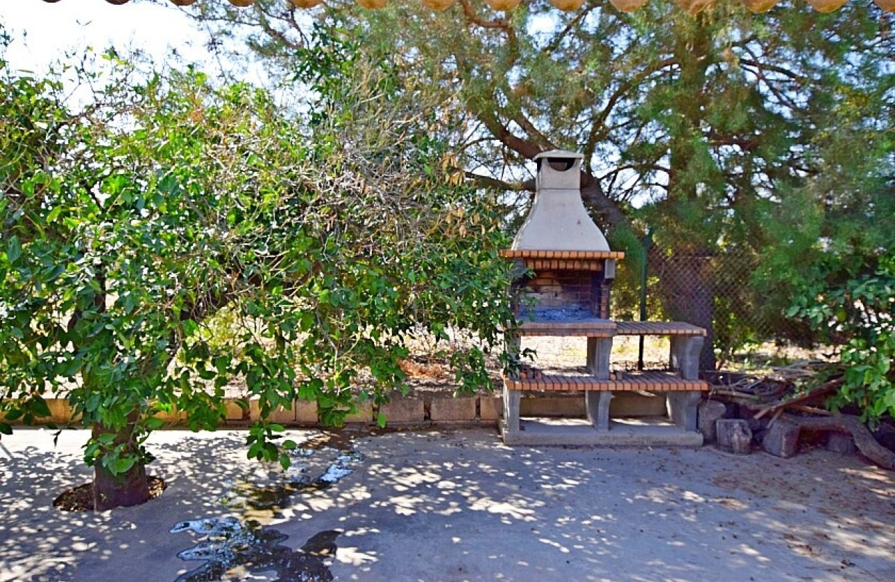 Resale - Villa - Albatera