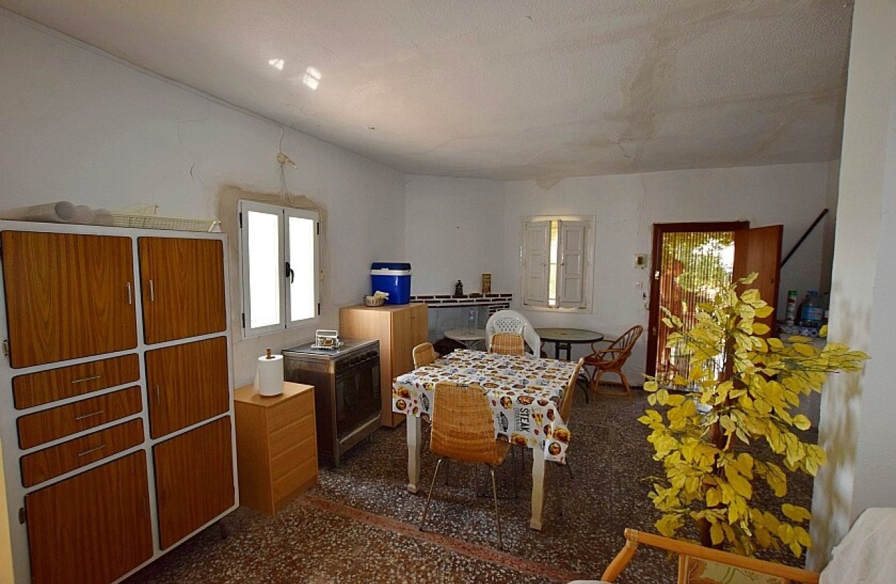 Resale - Villa - Albatera