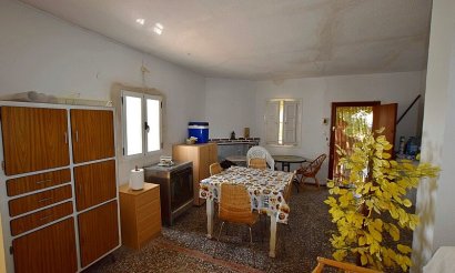 Resale - Villa - Albatera