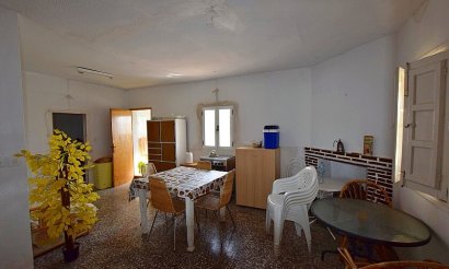 Resale - Villa - Albatera