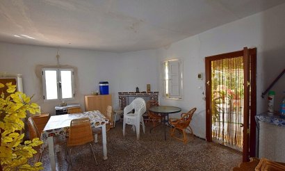 Resale - Villa - Albatera