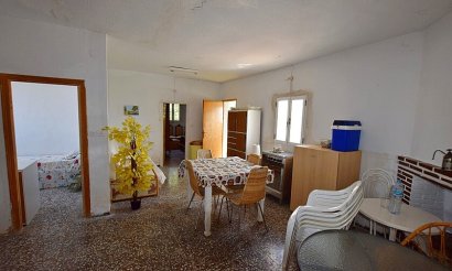 Resale - Villa - Albatera