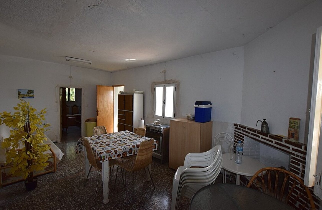 Resale - Villa - Albatera