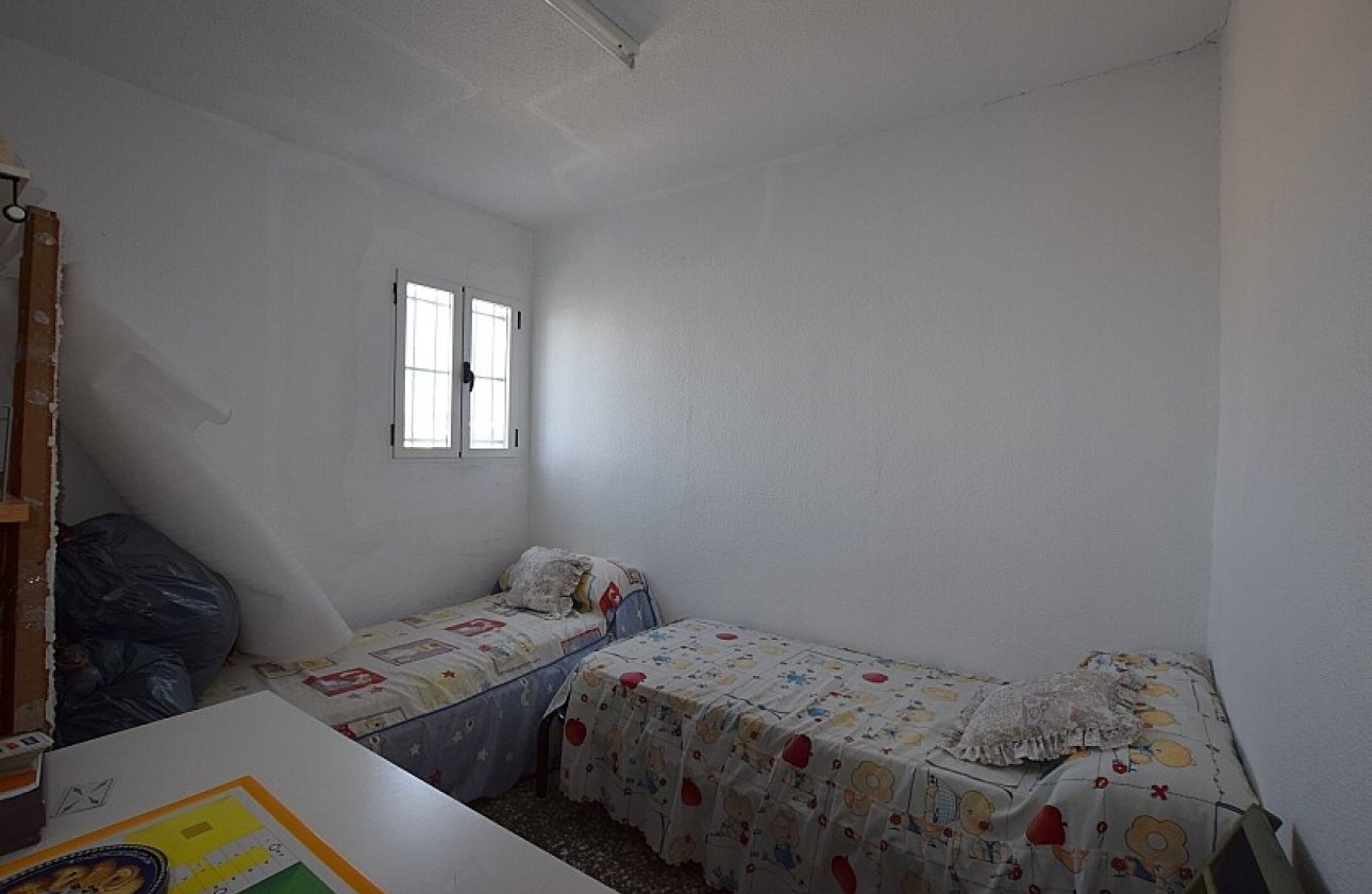 Resale - Villa - Albatera