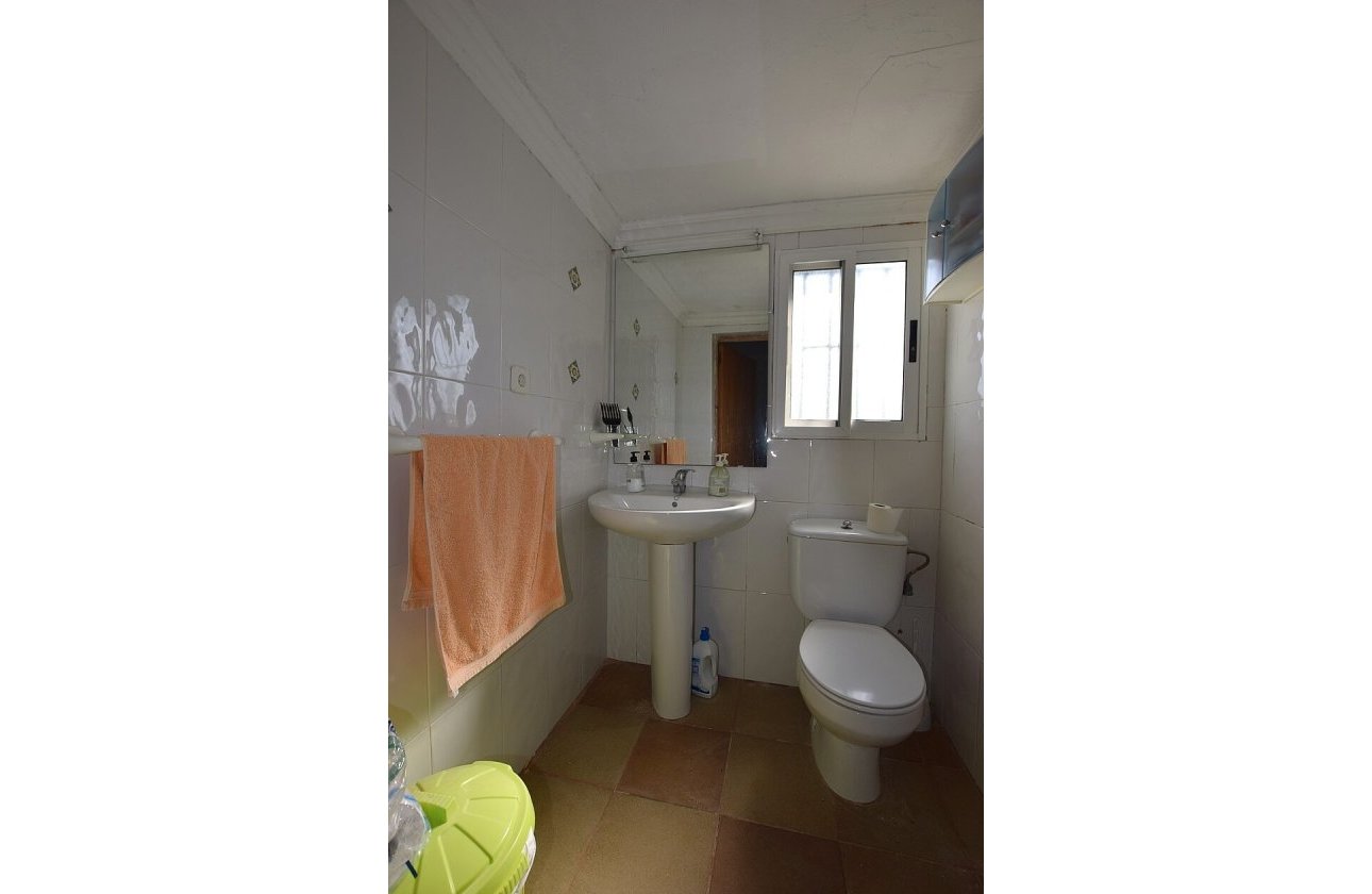 Resale - Villa - Albatera