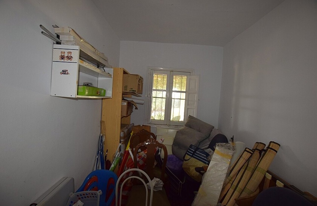 Resale - Villa - Albatera