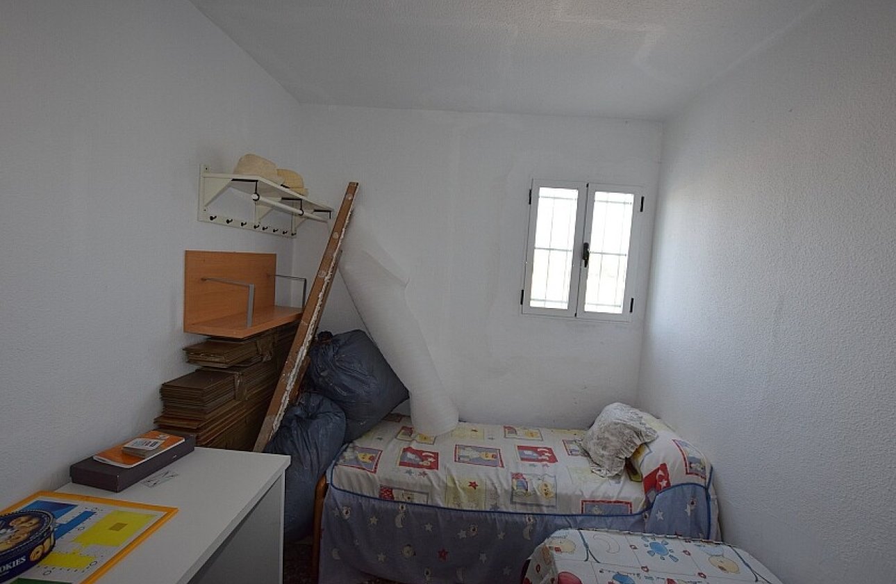 Resale - Villa - Albatera