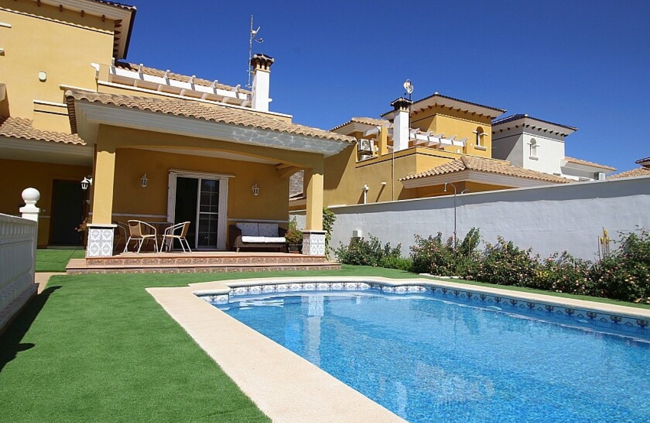 Resale - Villa - Orihuela Costa - La Zenia