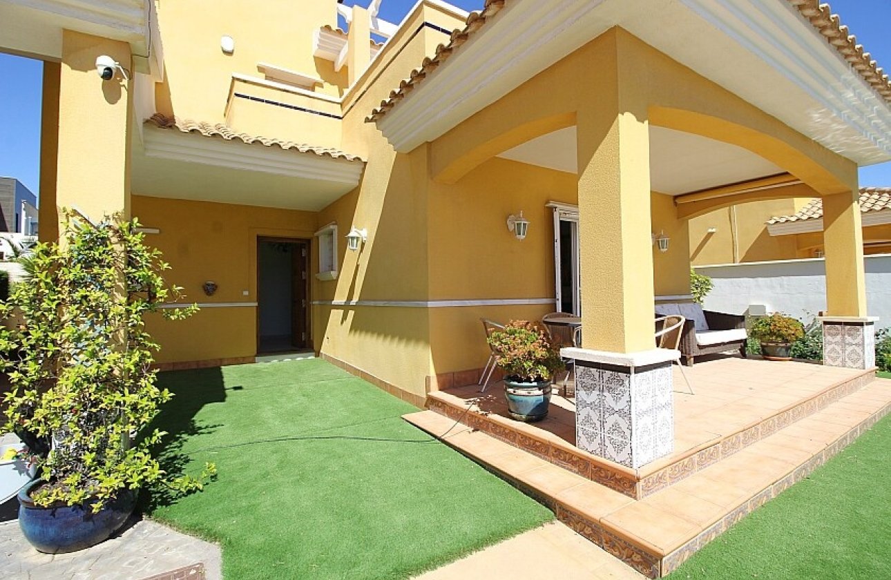 Resale - Villa - Orihuela Costa - La Zenia