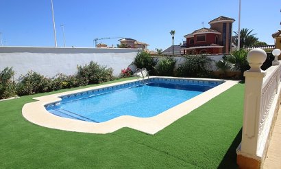 Resale - Villa - Orihuela Costa - La Zenia