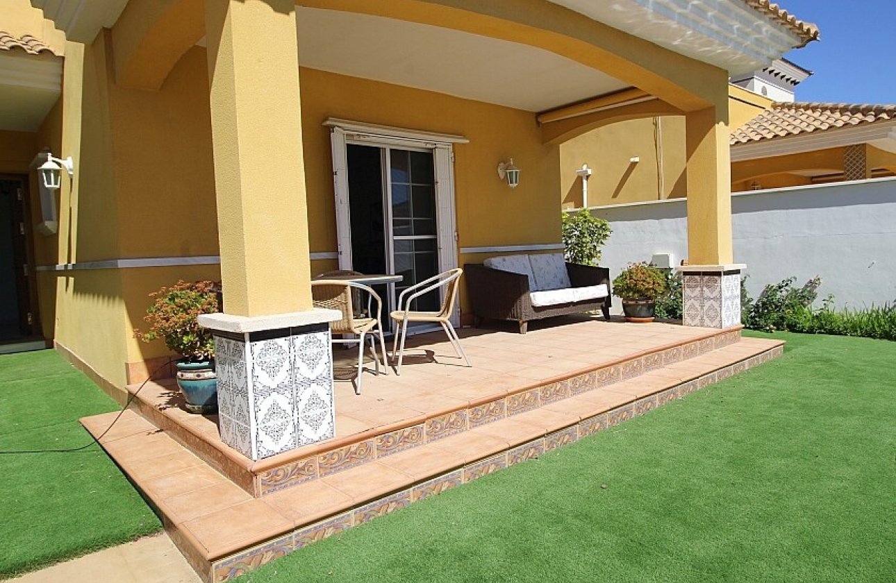 Resale - Villa - Orihuela Costa - La Zenia