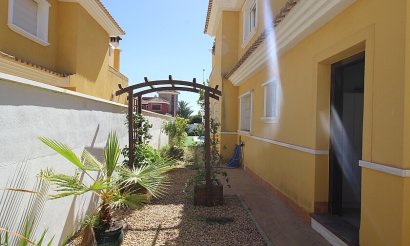 Resale - Villa - Orihuela Costa - La Zenia