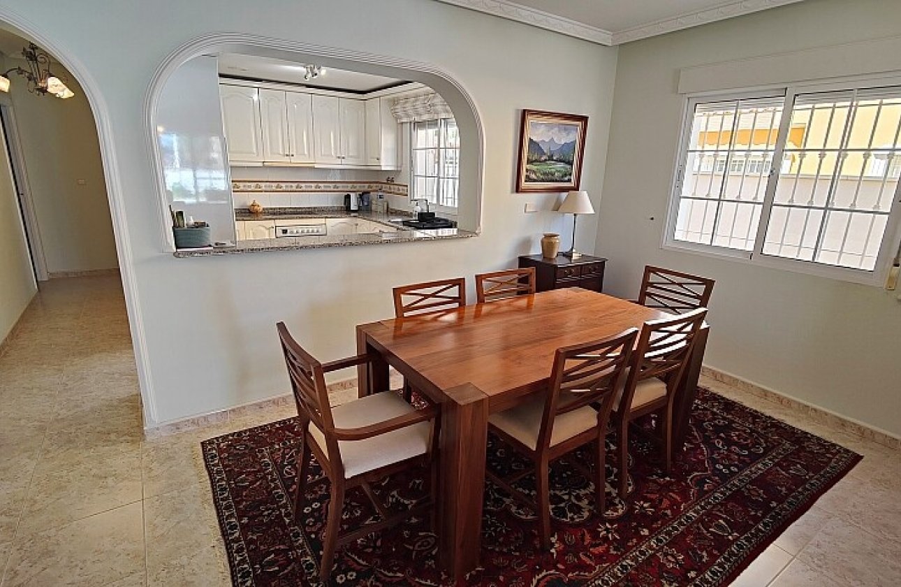 Resale - Villa - Orihuela Costa - La Zenia