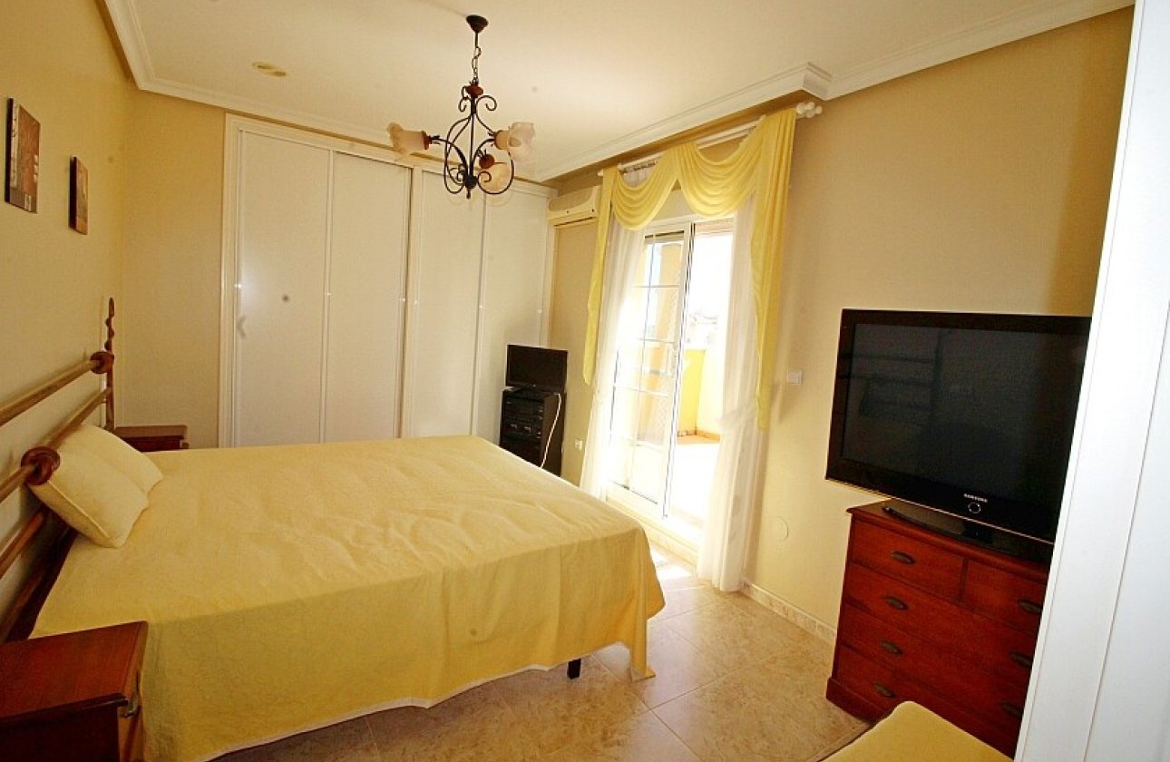 Resale - Villa - Orihuela Costa - La Zenia