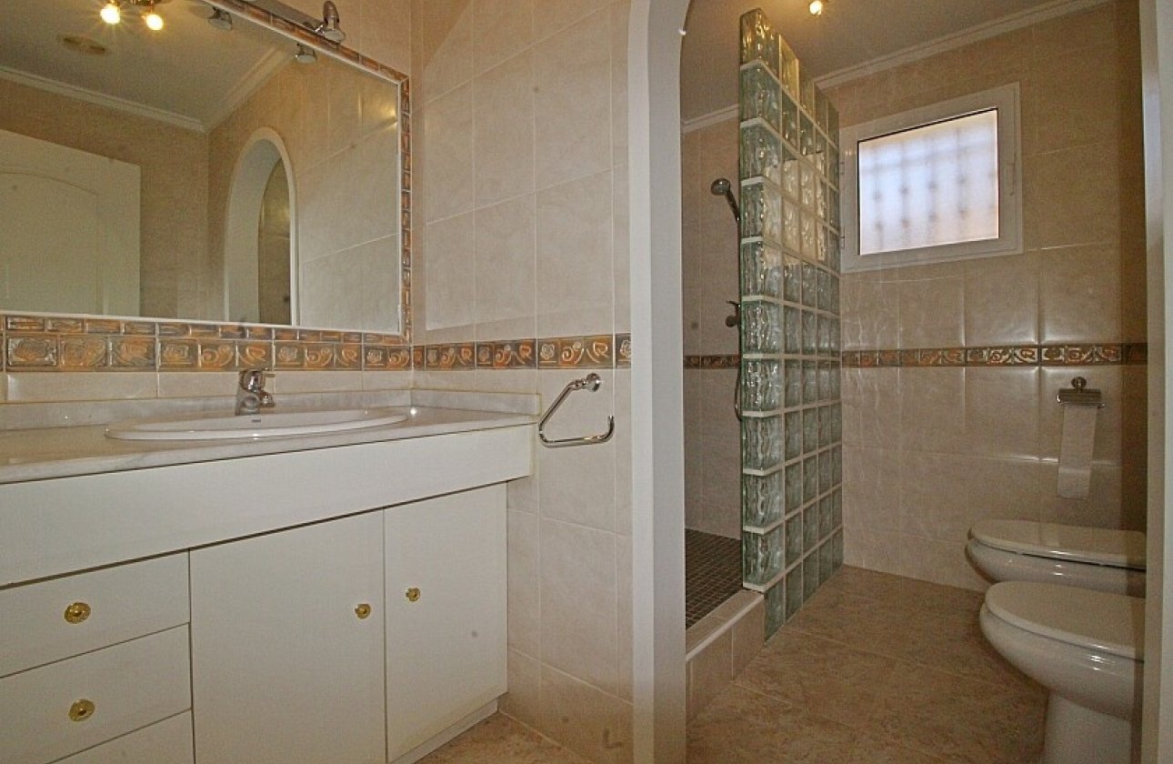 Resale - Villa - Orihuela Costa - La Zenia