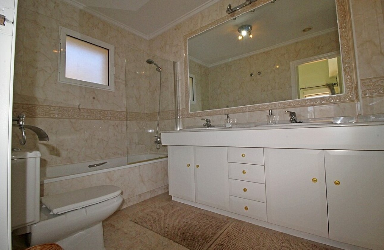 Resale - Villa - Orihuela Costa - La Zenia