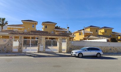 Resale - Villa - Orihuela Costa - La Zenia