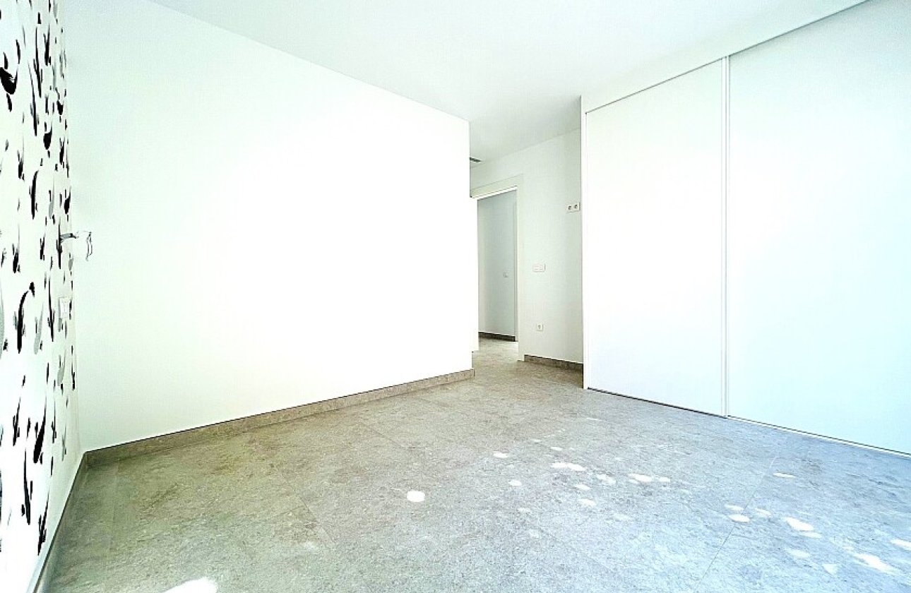 Resale - Apartment / flat - Torrevieja - Torrelamata