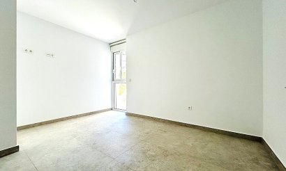 Resale - Apartment / flat - Torrevieja - Torrelamata