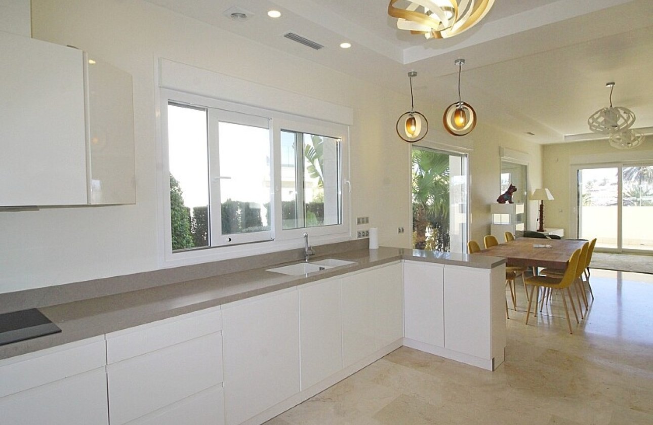 Revente - Villa - Orihuela Costa - La Zenia