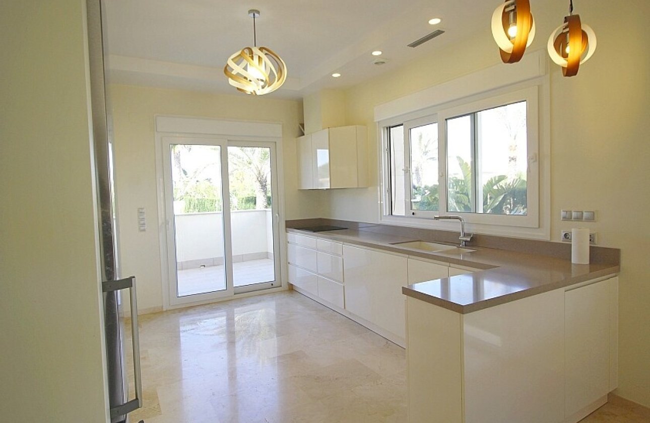 Revente - Villa - Orihuela Costa - La Zenia