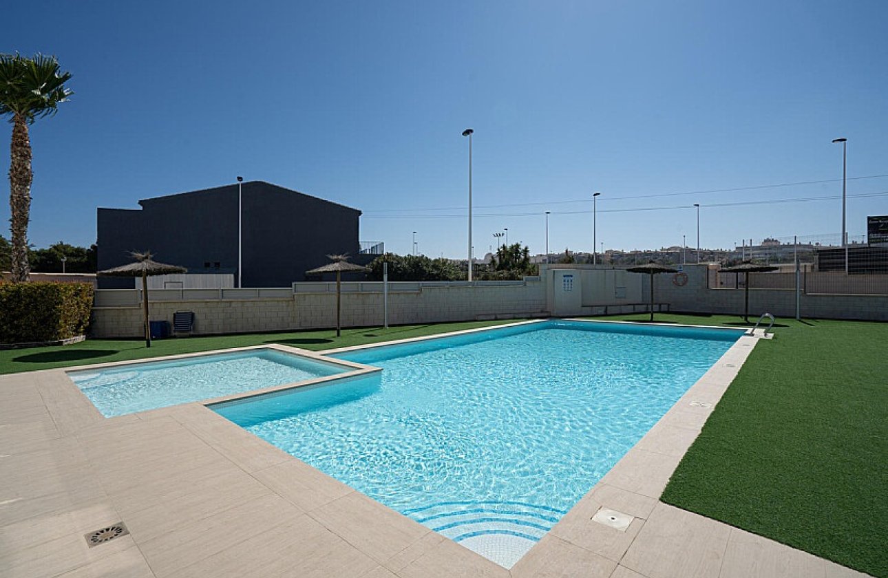 Resale - Bungalow - Torrevieja - Carrefour area