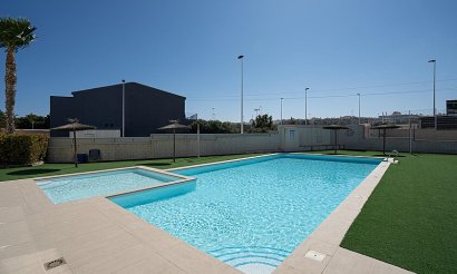 Resale - Bungalow - Torrevieja - Carrefour area