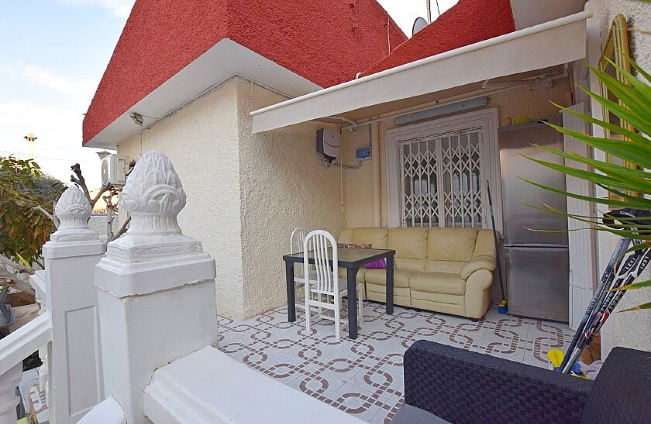 Resale - Villa - Torrevieja