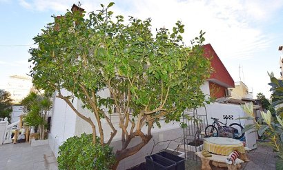 Resale - Villa - Torrevieja