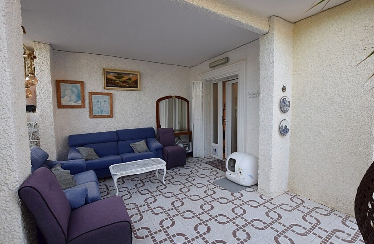 Resale - Villa - Torrevieja